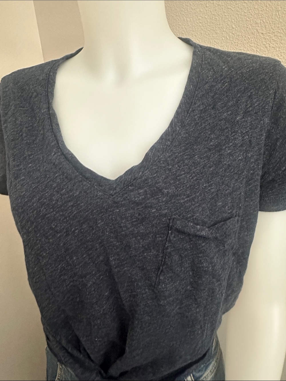 Madewell Dark Heather Navy V-Neck Pocket Tee - Picture 3 of 4